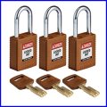 NYL-BRN-38ST-KA3PK-klodki-bezpieczenstwa-lockout-KA-safekey-brady-brazowe.jpg