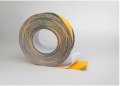 tasma-antyposlizgowa-zolto-czarna-ostrzegawcza-rolka-super-mocna-producent.JPG